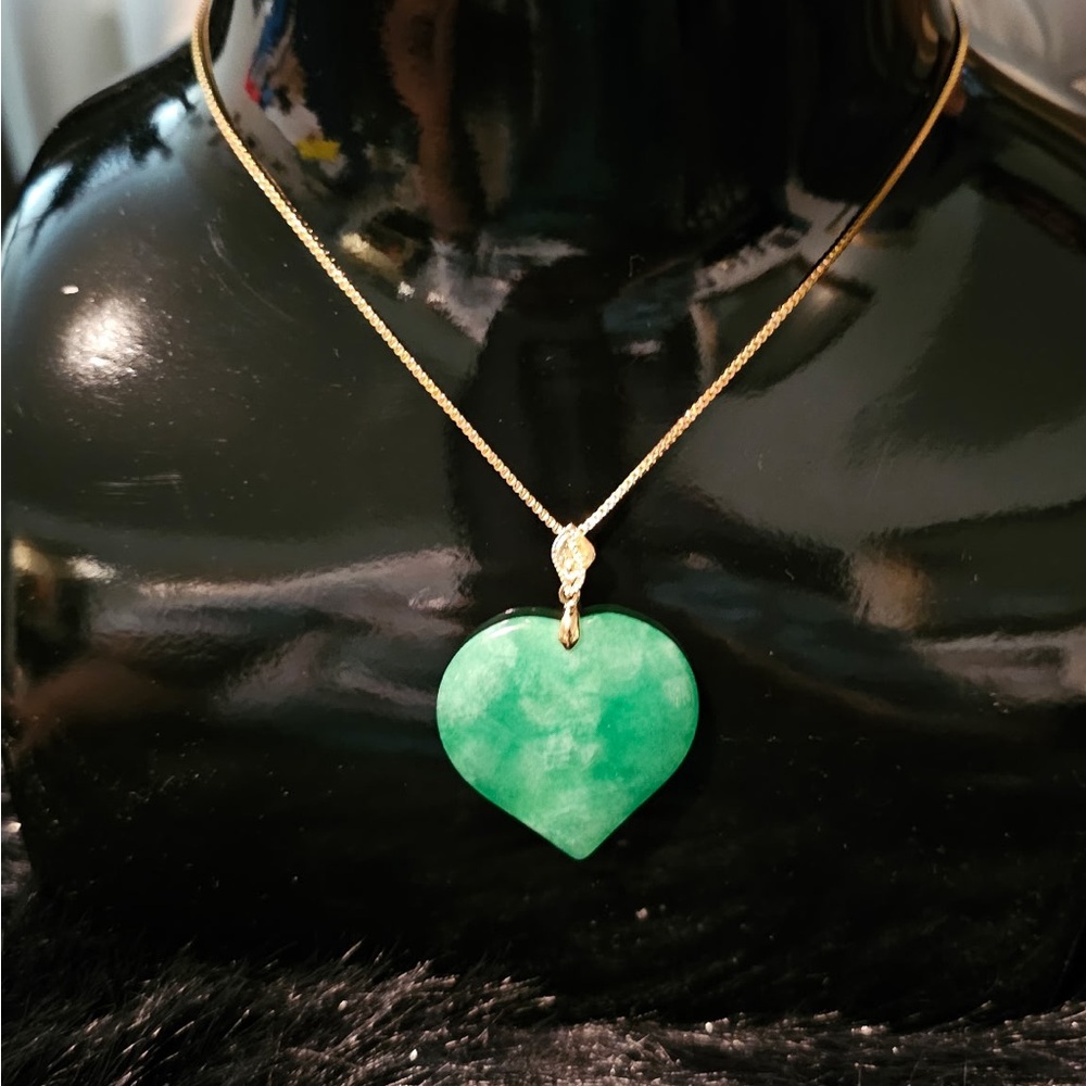 Eva Marcille Elegant Green Heart Pendant Necklace